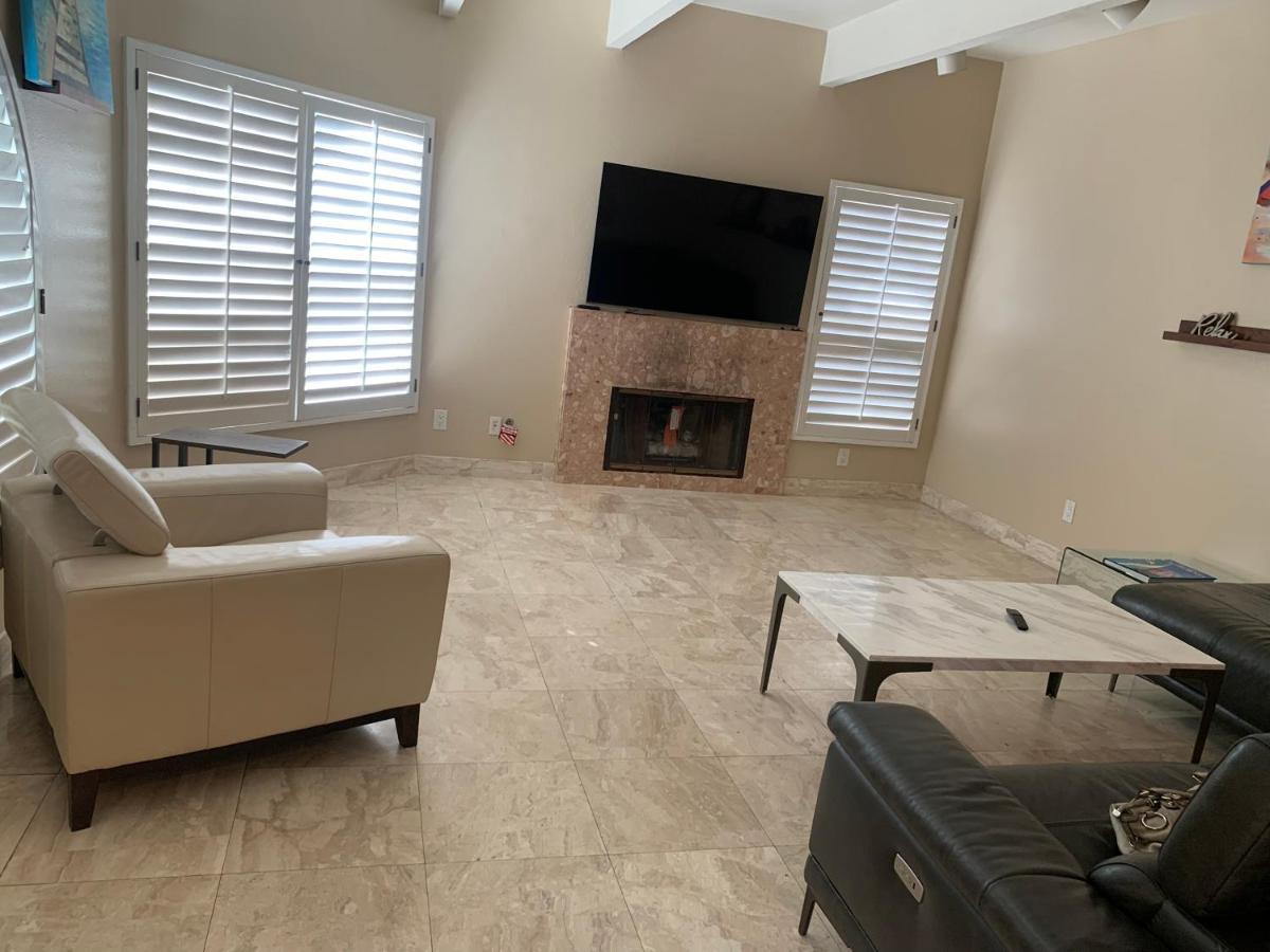 Pacific Breeze Right Next To Huntington Beach Pier! Steps From Beach!! Bagian luar foto